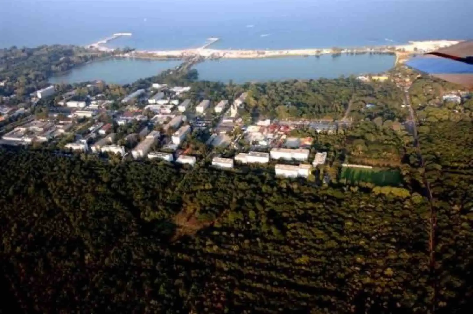 Ce vizitezi în Mangalia: Callatis, moscheea Esmahan Sultan, herghelia și faleza