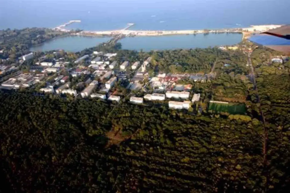 Ce vizitezi în Mangalia: Callatis, moscheea Esmahan Sultan, herghelia și faleza