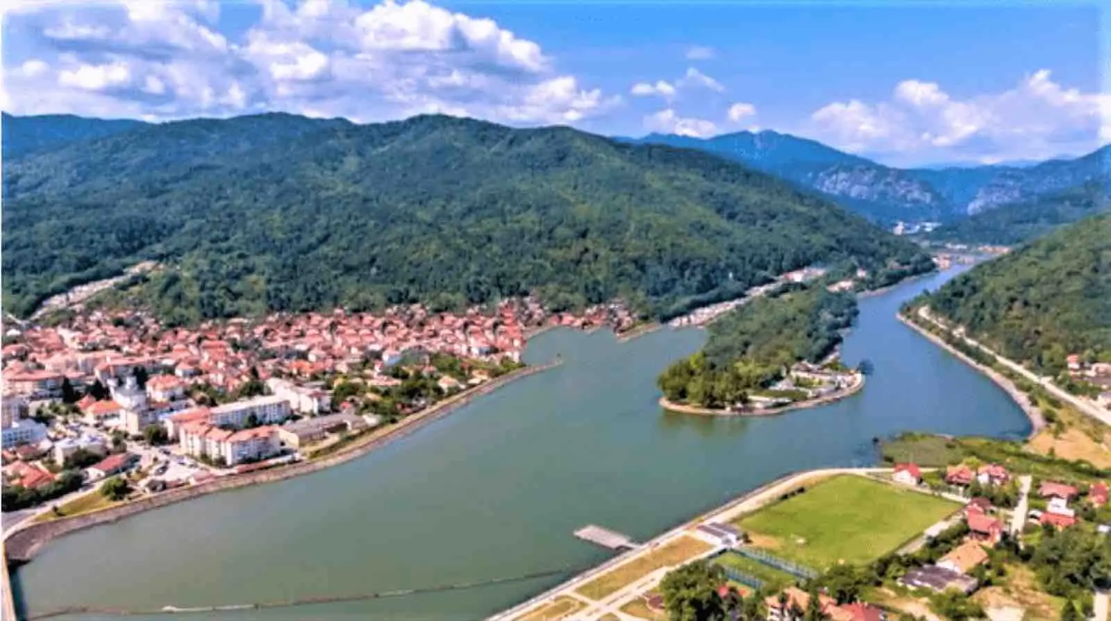 Obiective turistice la Călimănești-Căciulata: mănăstirile de pe Olt și Muntele Cozia