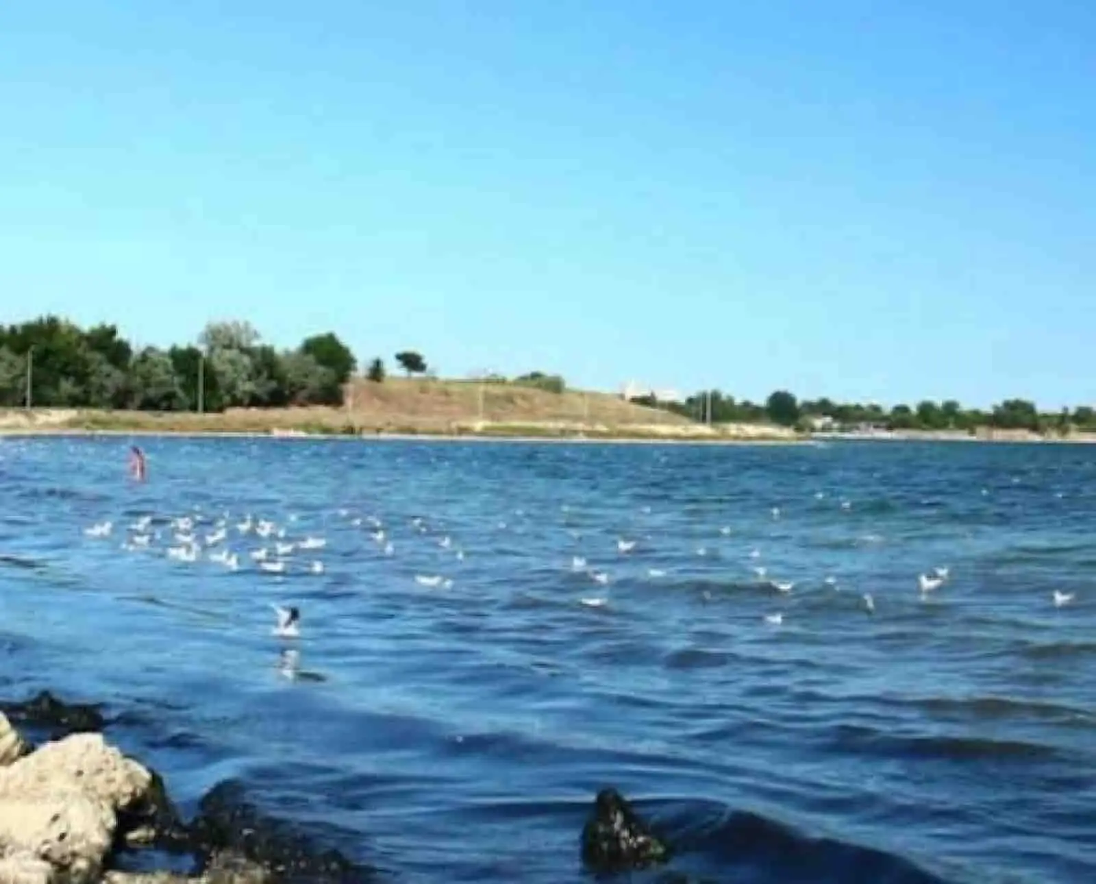 Ce vizitezi la Techirghiol: lacul, Băile Reci, mănăstirea și dunele de la Agigea