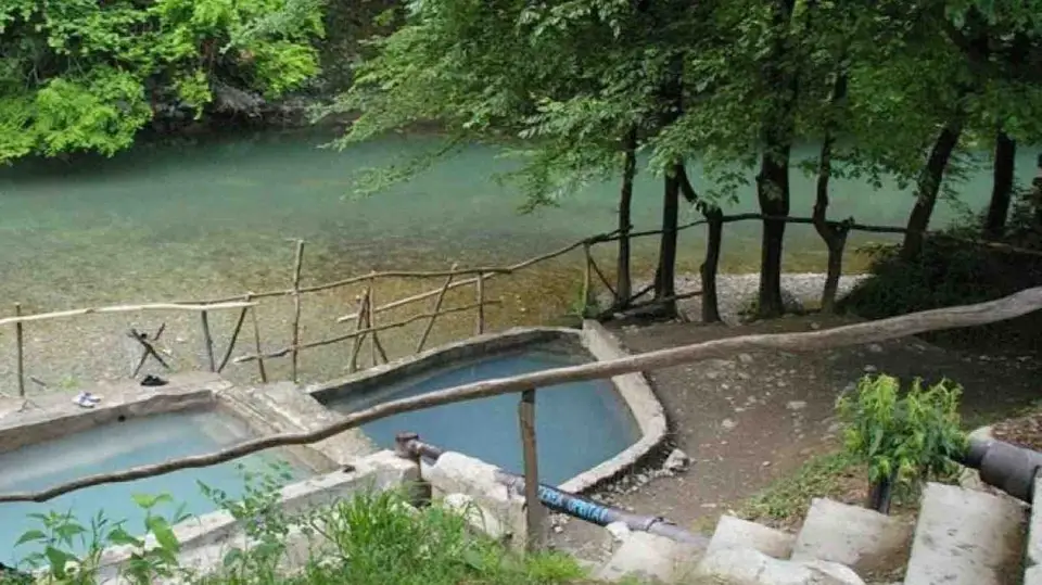 Băile termale din Băile Herculane – izvoarele, băile istorice și bazele de tratament