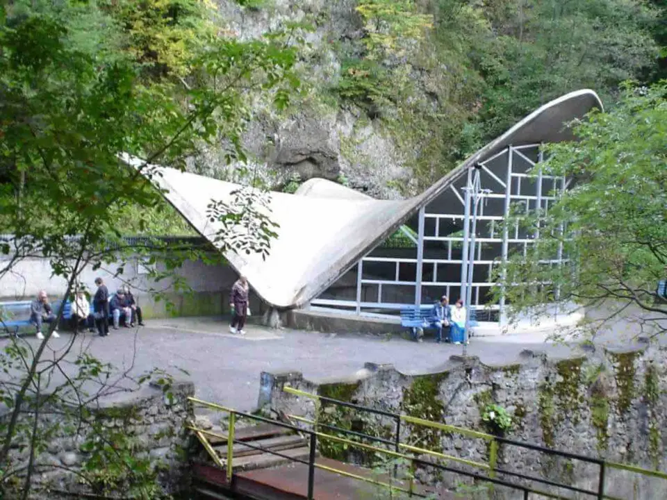 Gruparea izvoarelor din Băile Olănești